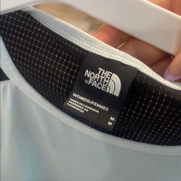 The North Face Women's Blue & Black Cropped Short Sleeve T-Shirt Tee M - Picture 6 of 9